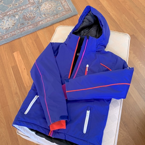 Sunice Other - Sunice ski/snow warm jacket, girls size 12. Detachable hood, many features.